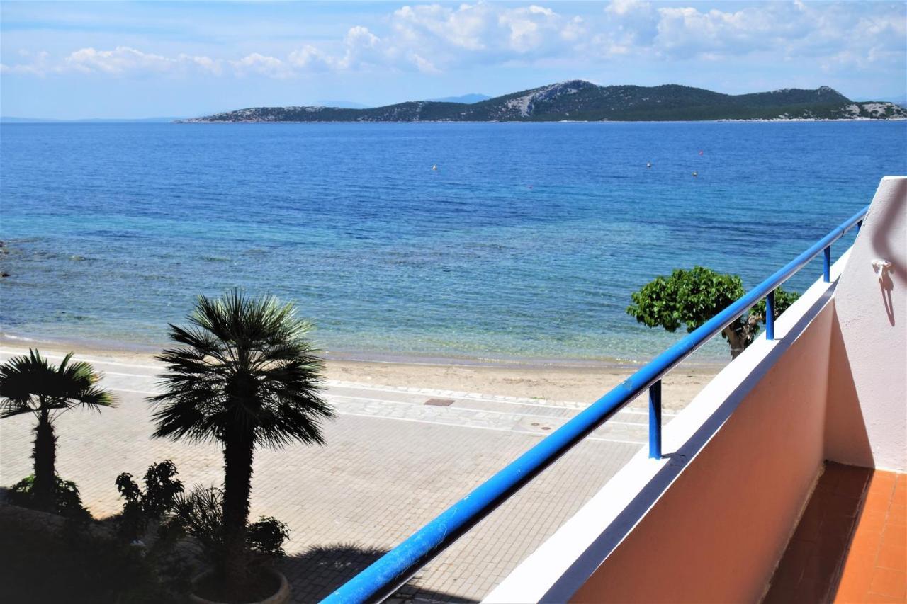 Nea Styra Seafront Apartment With Stunning View Dış mekan fotoğraf